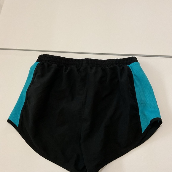 Under Armour Running Shorts - Picture 2 of 3